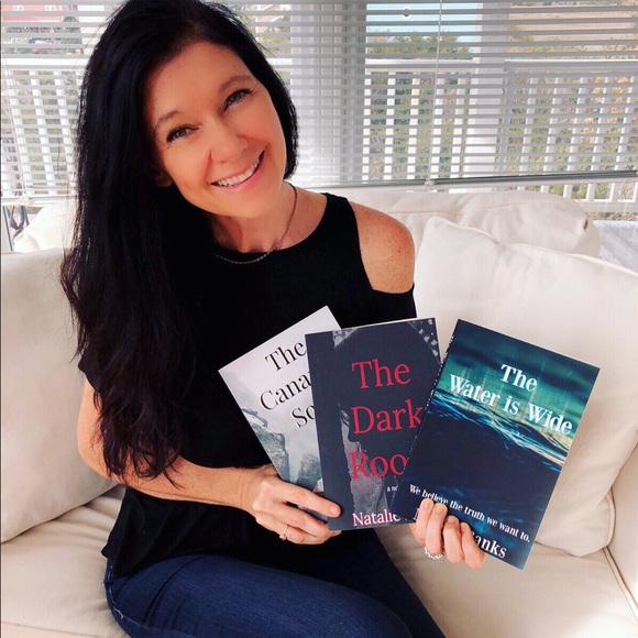 Best Selling author of romantic suspense novels - Picture 1 of 1